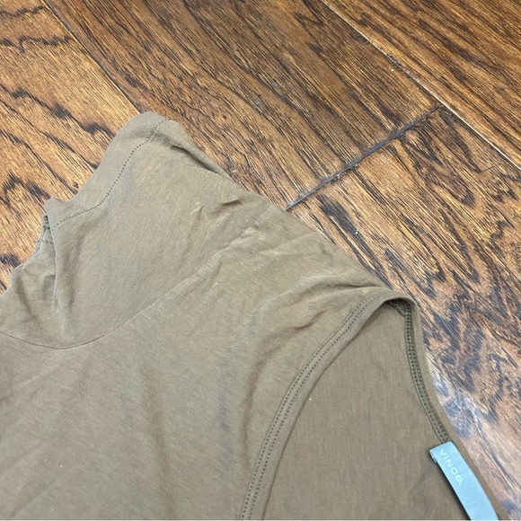 Vince Tan V-Neck Short Sleeve Tee - Picture 3 of 6